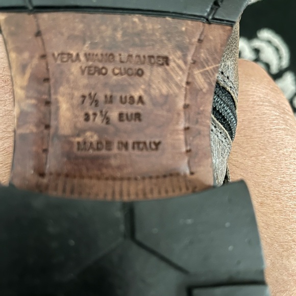 {Vera Wang Lavender Label} Brown Distressed Moto Boot Size 7.5 - Picture 9 of 10